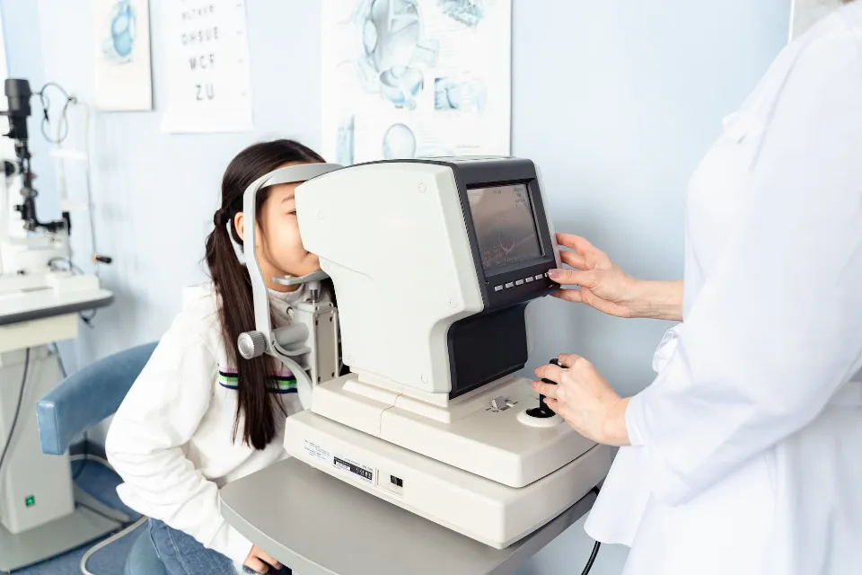 Can You Cure Nearsightedness Naturally - Symptoms & Treatment